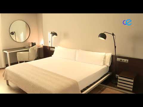 Bulyba trabaja en la reapertura del hotel de `gran v&iacute;a, que la Ciudad necesita "como el pan"