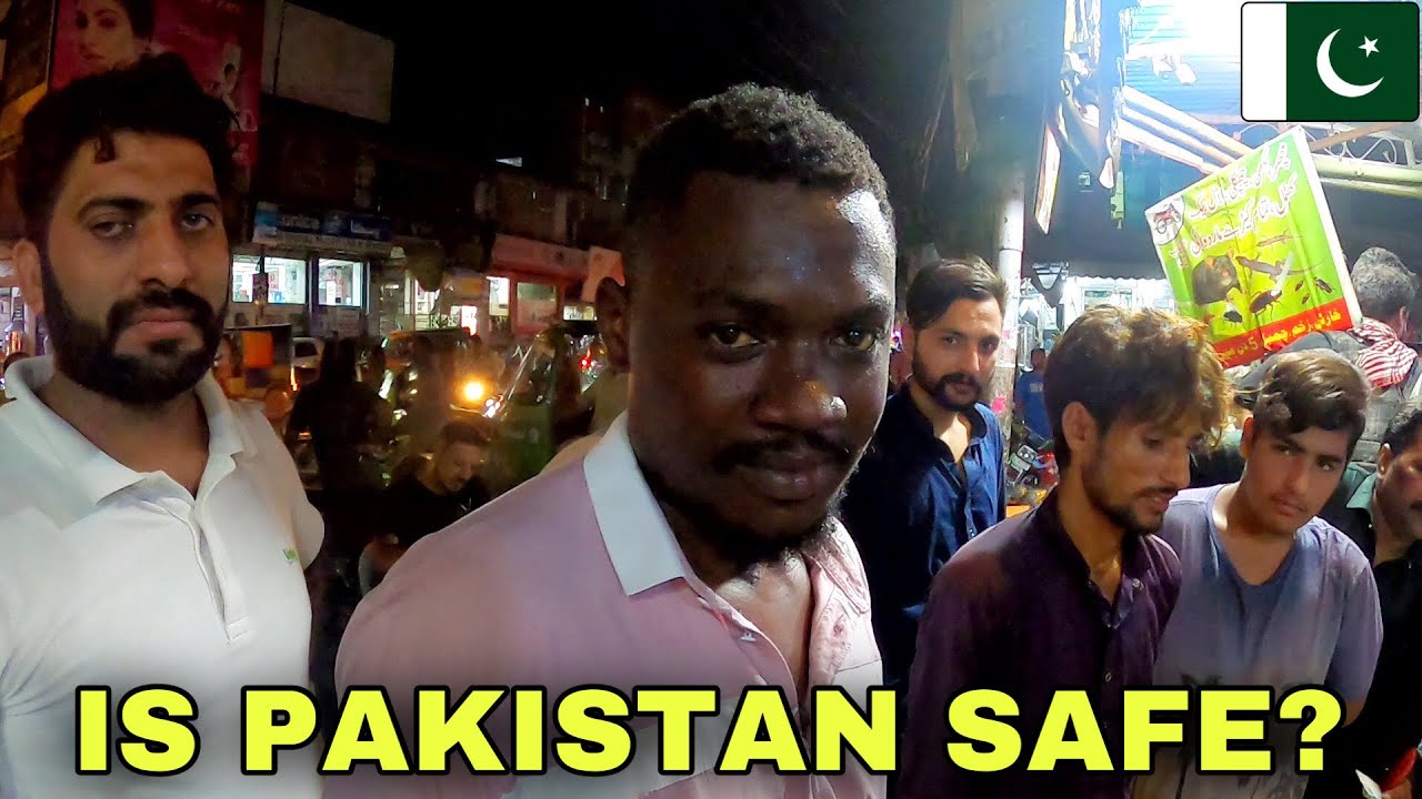 blackman-walks-solo-in-the-streets-in-lahore-pakistan-at-night