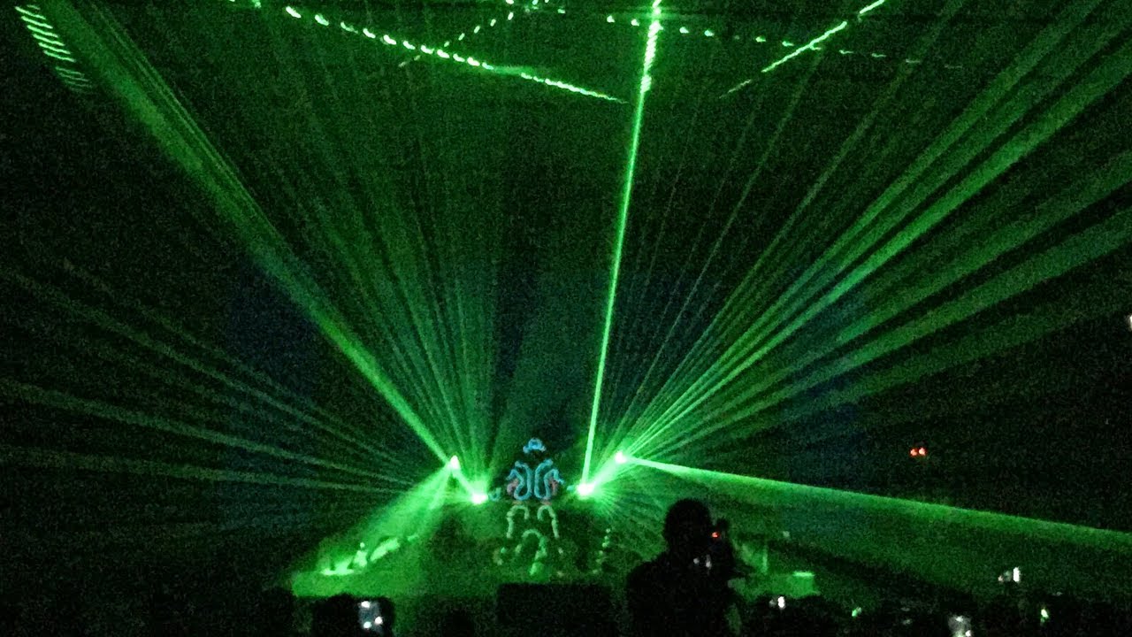 Trio Laser Show โชว์มนุษย์แสงเลเซอร์ ติดต่อ0891045643BattMagic - YouTube