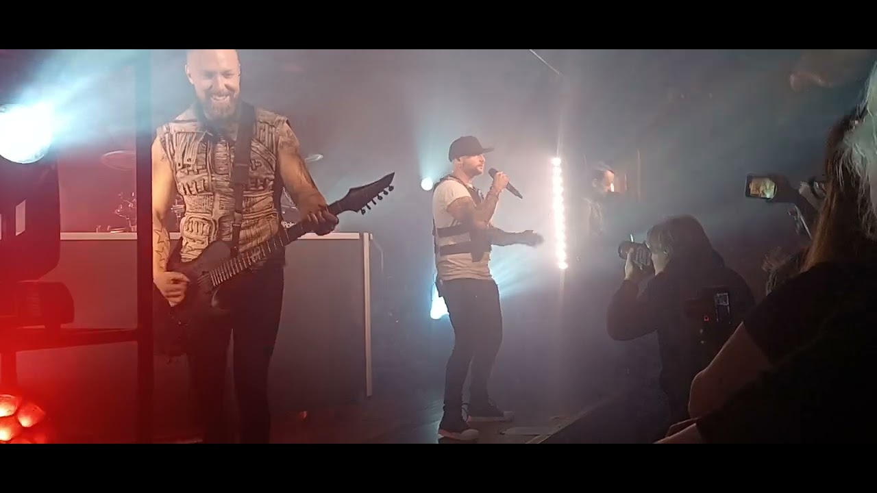 Smash Into Pieces - Flow (Live)