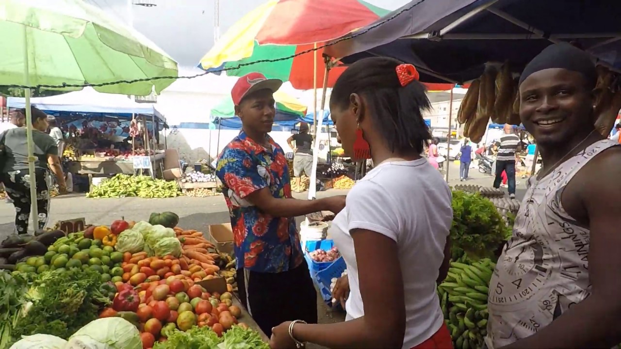 MERCADITO  DE LA BOMBA DE LOS MINA SANTO DOMINGO ESTE