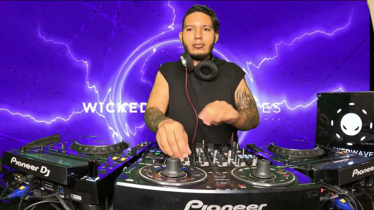 Dark Wizzard @ Wicked Waves Studio