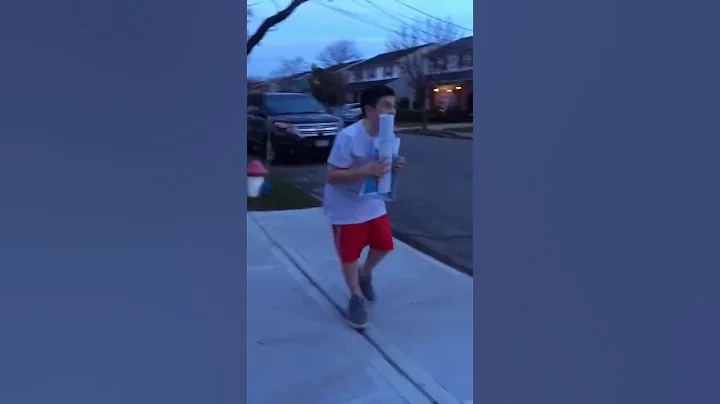 Kid gets scared while walking home