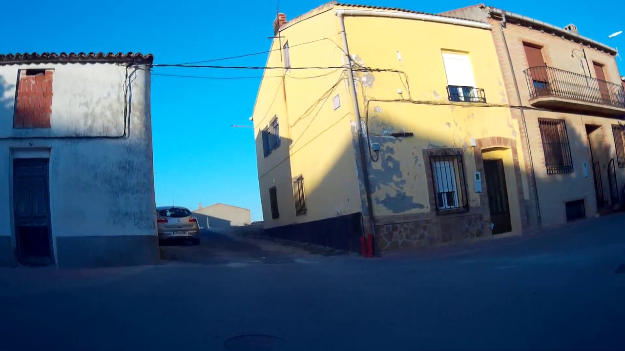 Bajada al merendero de Villanueva de la Fuente