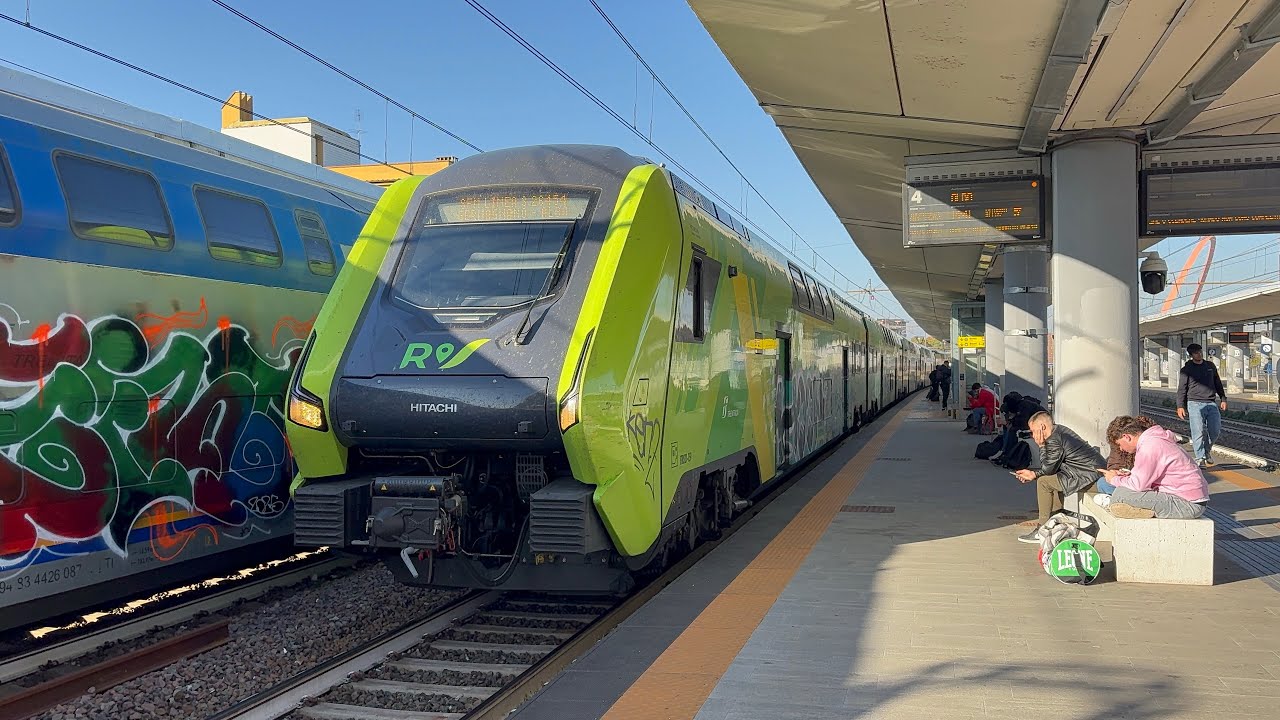 Alcuni treni in arrivo e in partenza da Torino Lingotto