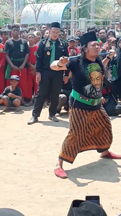 atraksi pagar nusa ,patahkan linggis di leher #pagarnusamadiun #asianmartialarts #pagarnusa