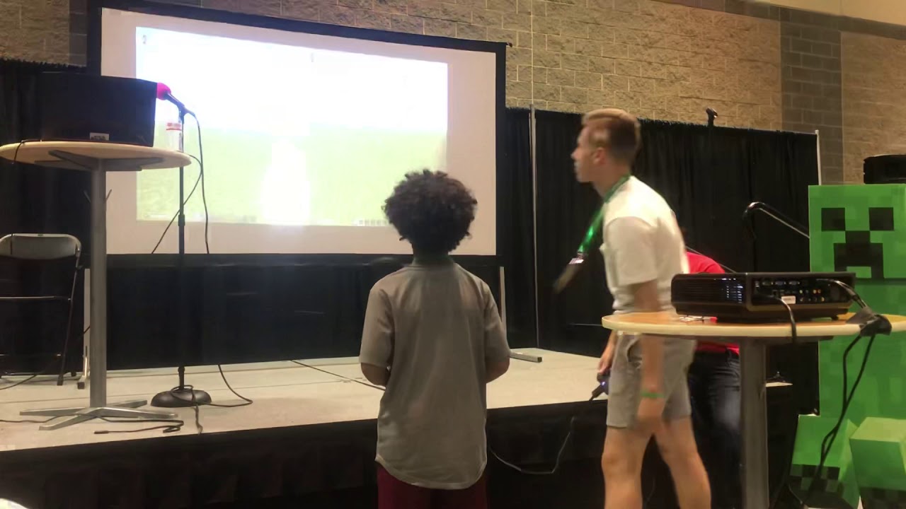 Build Battle with CRUSHEDPE at MINECRAFT MINEFAIR Today!!