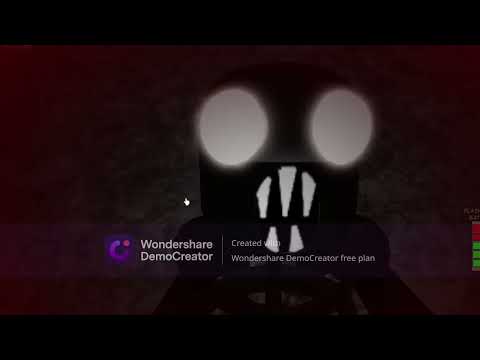 Playing roblox's scariest game made in 2017 (The Maze)...