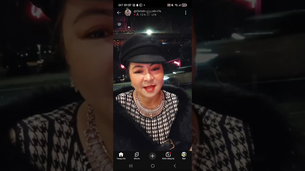 Tâm Linh đưa 1 đám đi ăn cứt