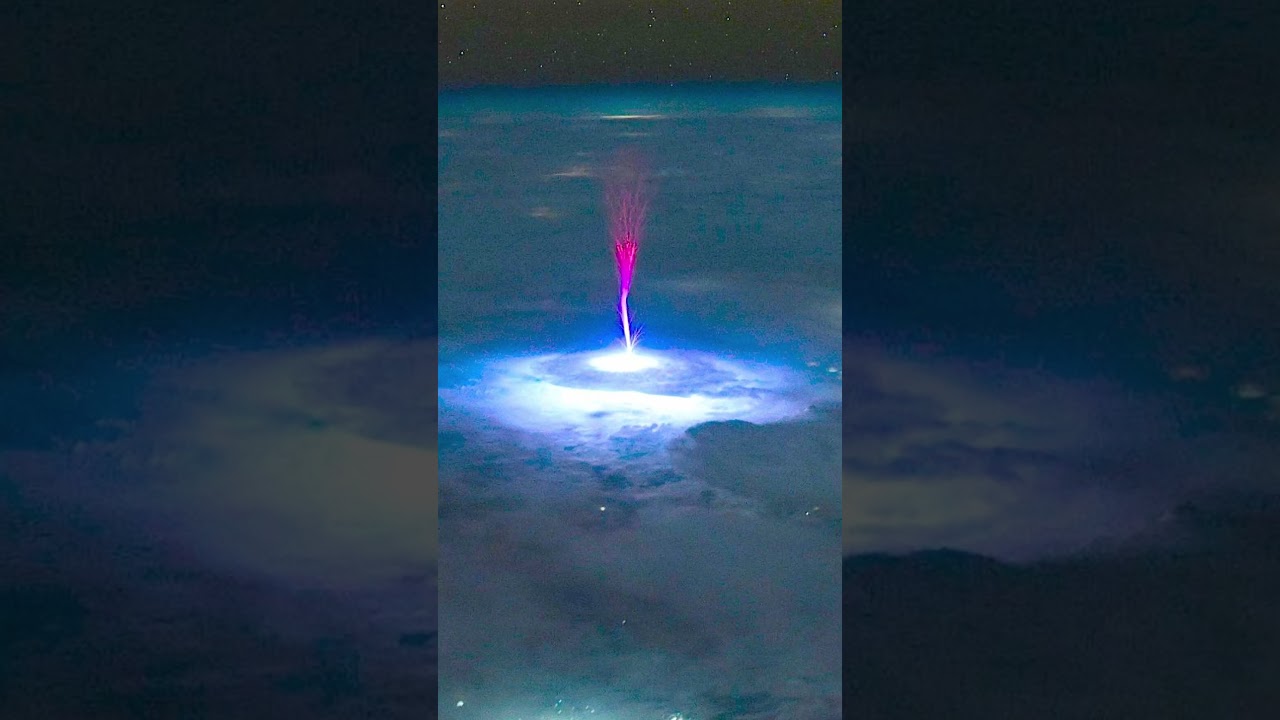 Астронавт снял спрайт над Мексикой и США! Гигантская молния в небе!