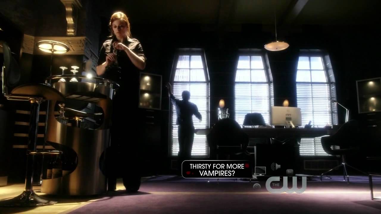 Smallville - S10E10 - Tess meets Clark Luthor for the first time