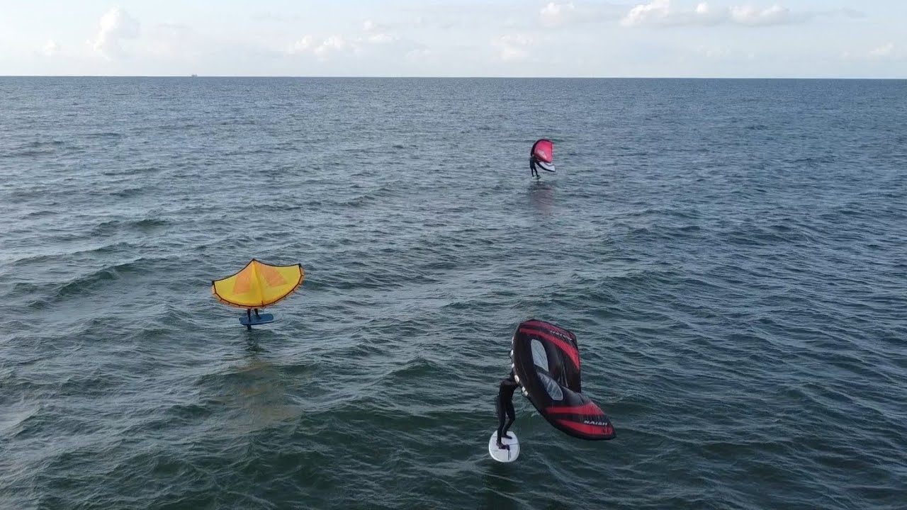 Wingsurfer auf der Ostsee vor Markgrafenheide