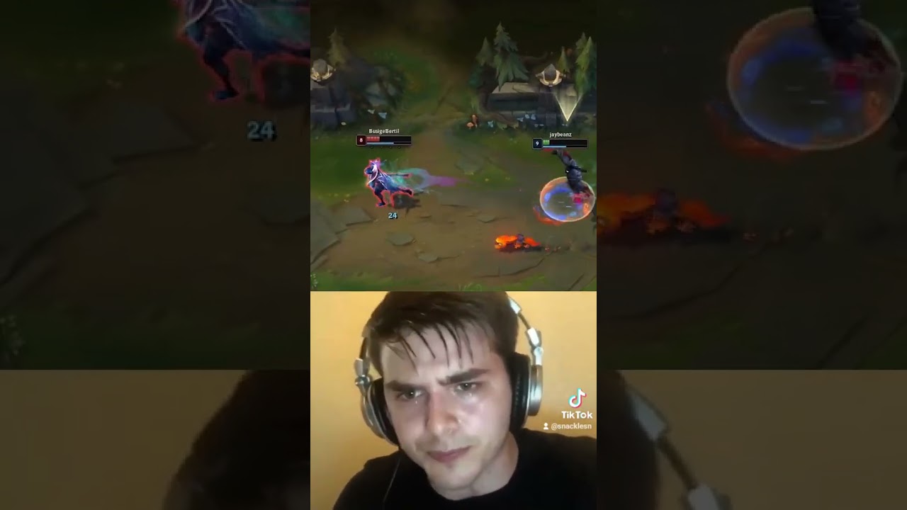 bro got jumpscared 😂🤣 