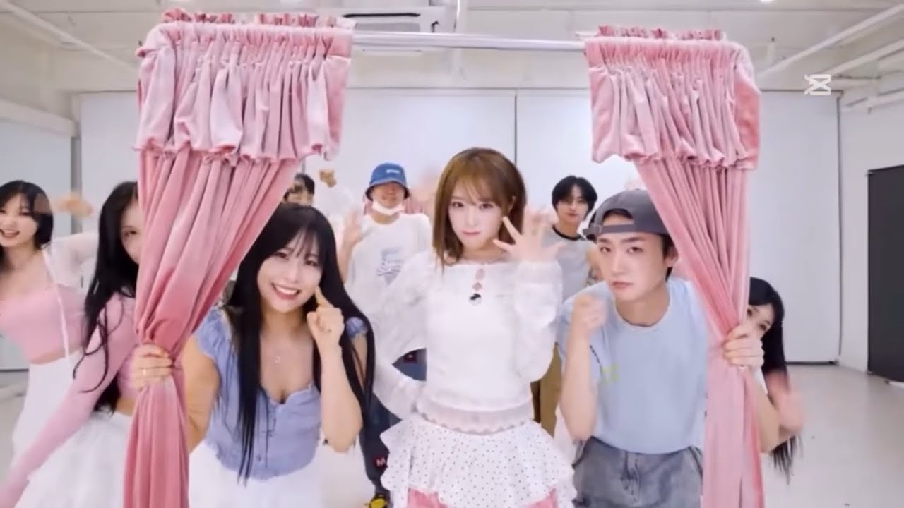 YENA - Being a Good Girl Hurts Dance Practice Mirrored 