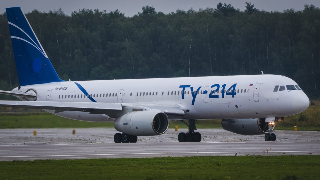 Ту-214 RA-64518. Эффектный взлет с мокрой полосы