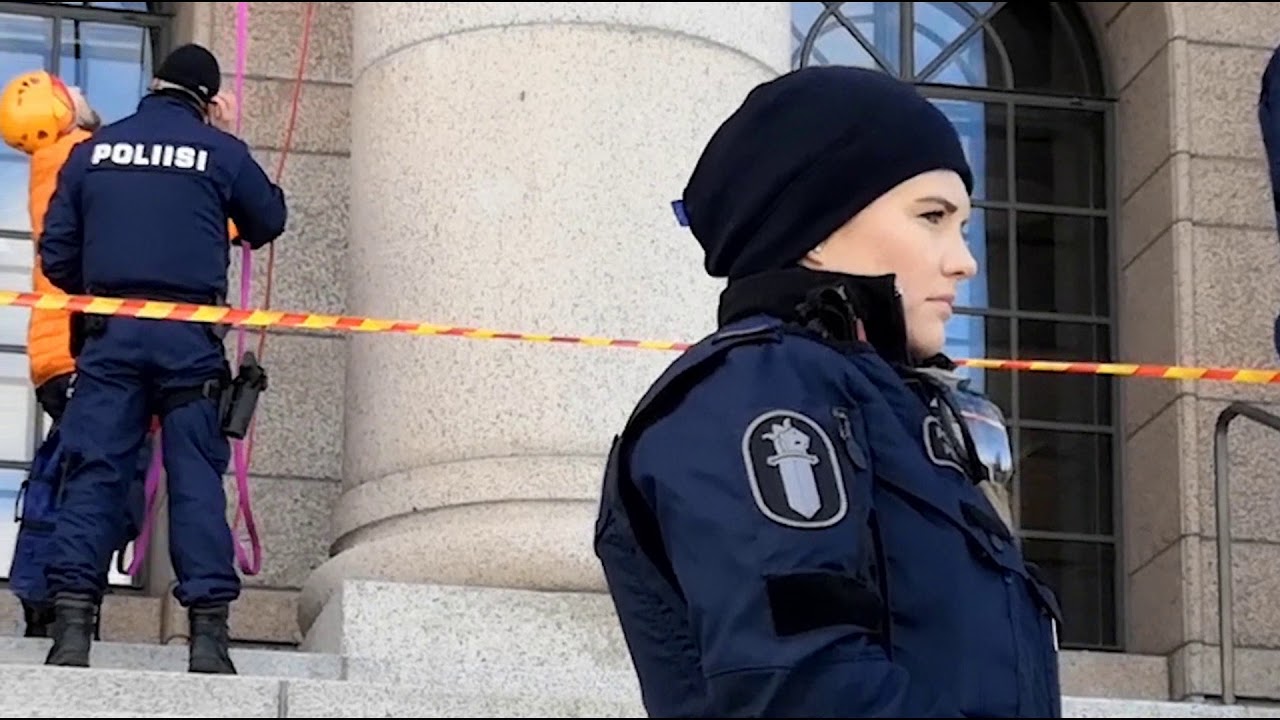 Poliisi pidättää ilmastomielenosoittajat 6.3.2019