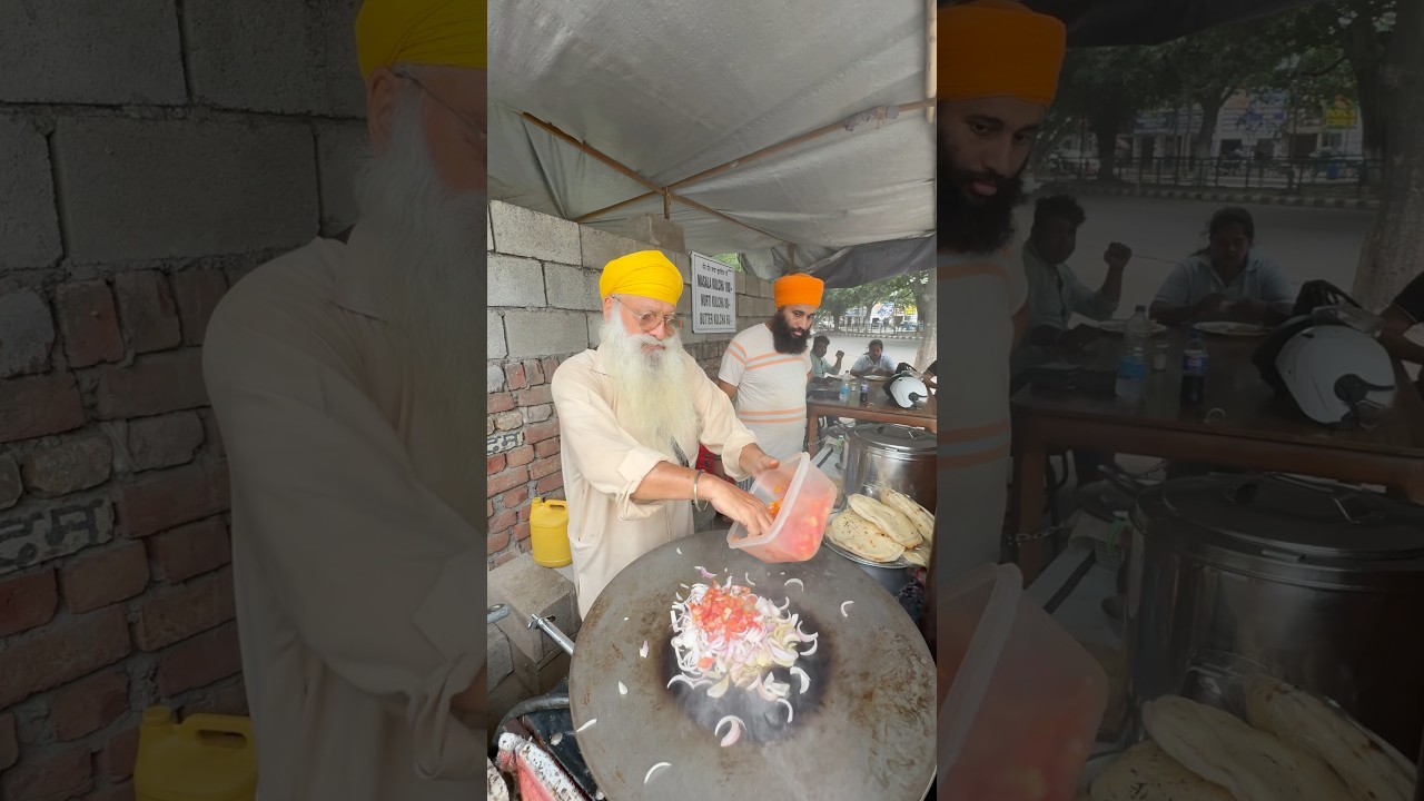 ⁣Best street food of Mohali #sikh #foodforfoodies #foodie #sikh #foodblogger #punjab