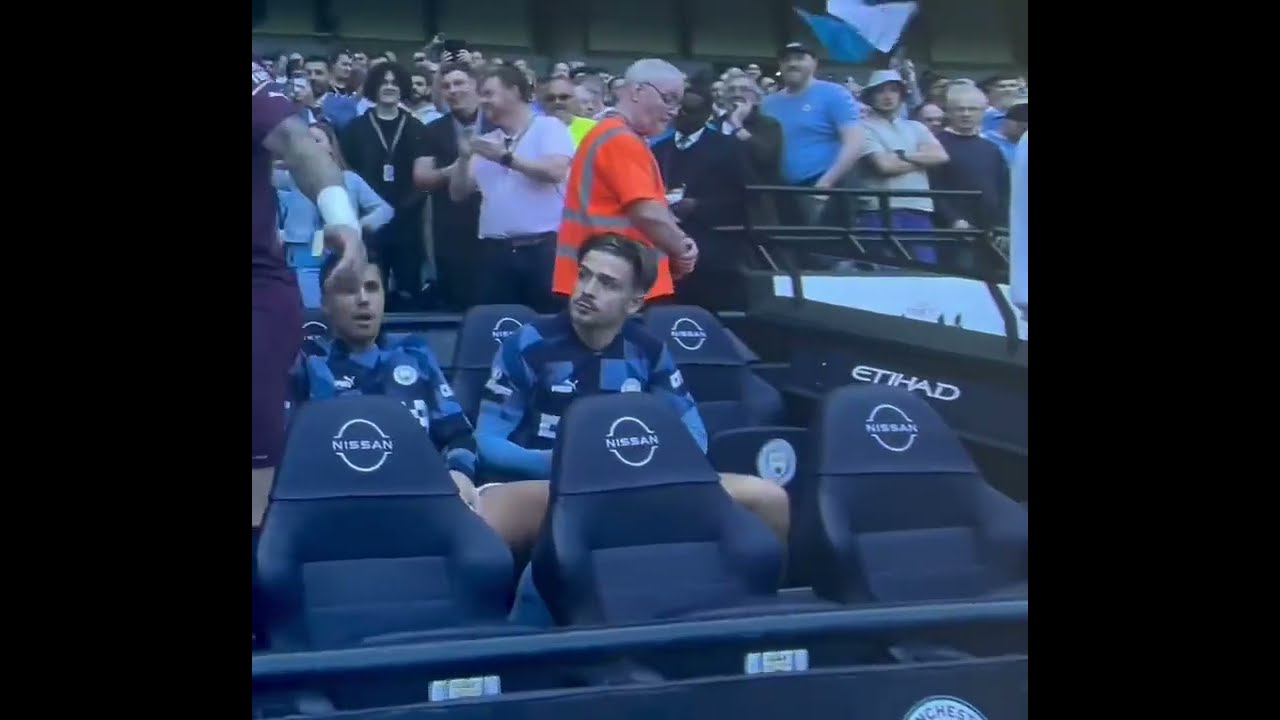 lmao jack telling haaland to sit next to him 😭