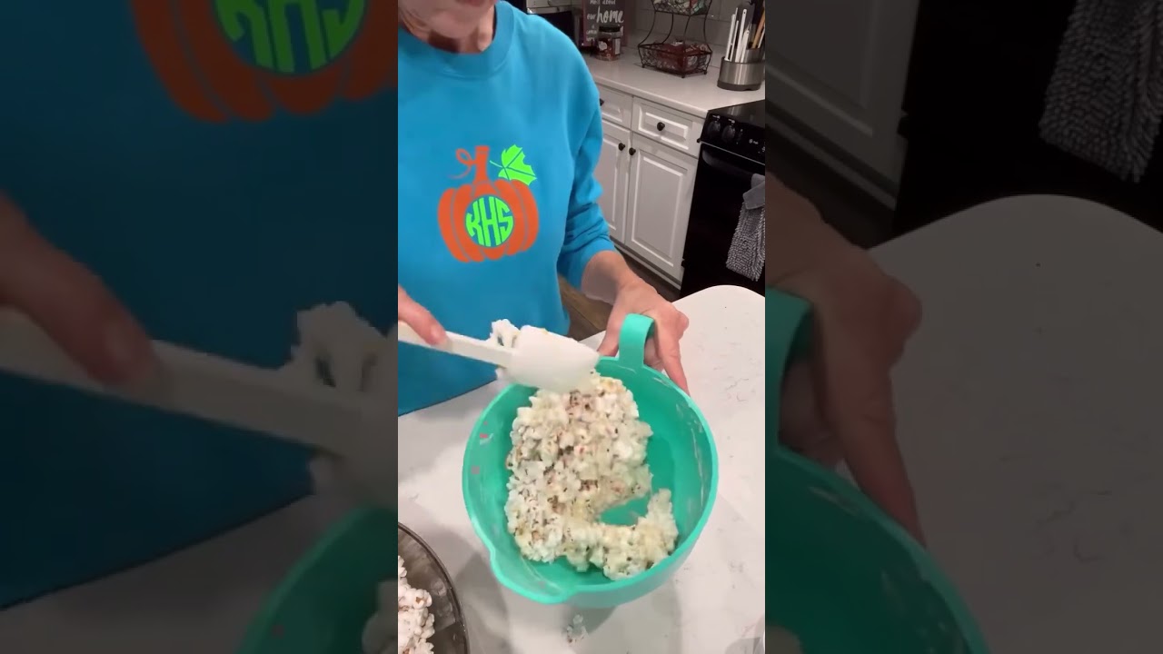 How to Make Popcorn Balls | Popcorn Balls | Easy Homemade Popcorn Ball Recipe