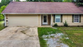 356 WILDERNESS LANE, ALABASTER, AL Presented by Dianna Howell.