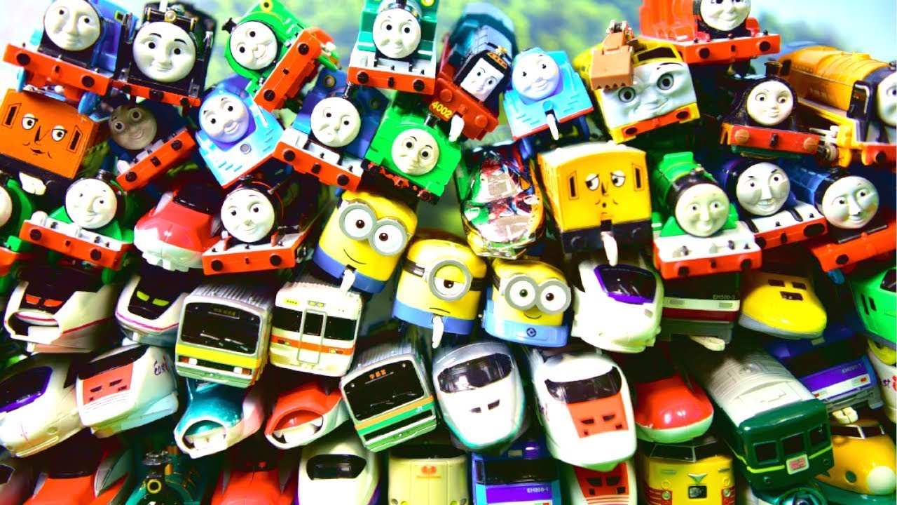 きかんしゃトーマス プラレール 貨車を連結して橋や踏切線路を走るよ 転車台や跳ね橋でじこはおこるさ charmmy