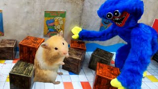 Hamster Escapes the Awesome Poppy Playtime Maze with Hostile Huggy Wuggy