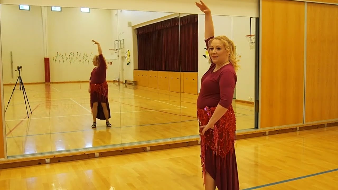 Tanssikoulu Sahira: kaunis käsiliikeyhdistelmä ympärimenoon. Helppo.