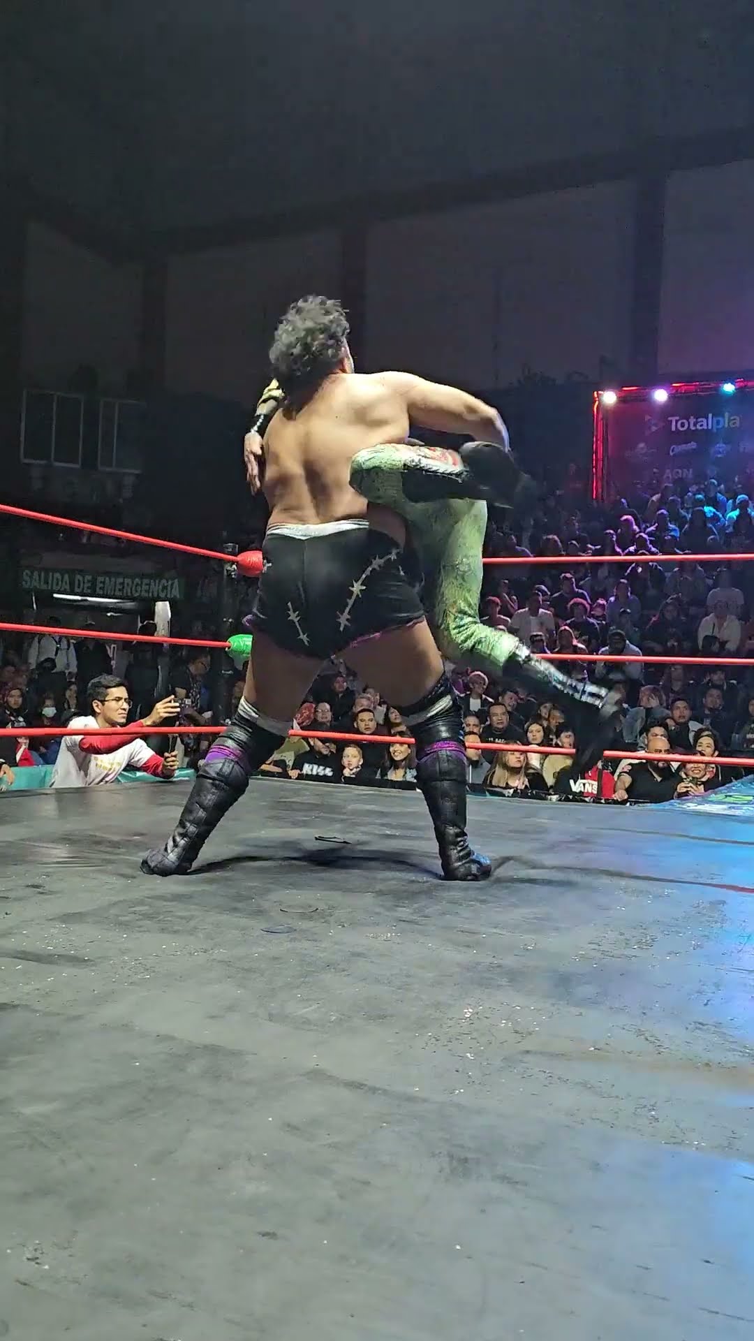 Triunfo de Skyde, Genaro Contreras y Guerrero Mixtico Jr en la Arena Neza