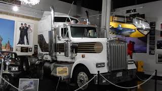 James Bond Showcase Dezerland Orlando screenshot 3