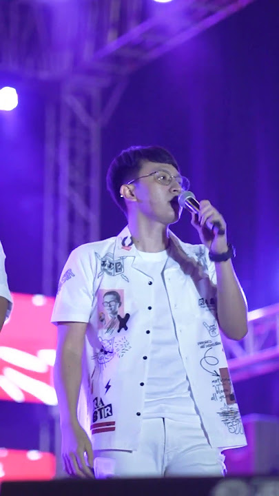 AYUNE ORA SEPIRO - FEBRI FT ILUX (LIVE IN GAMON FUN FEST) #musik #konser  #iluxid #febrian99