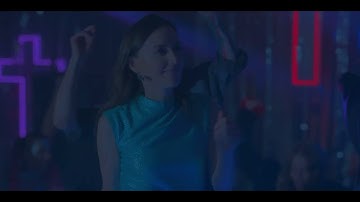 Ted Lasso, S02E09: Coach Beard dancing to Hello by Martin Solveig & Dragonette in 4K HDR