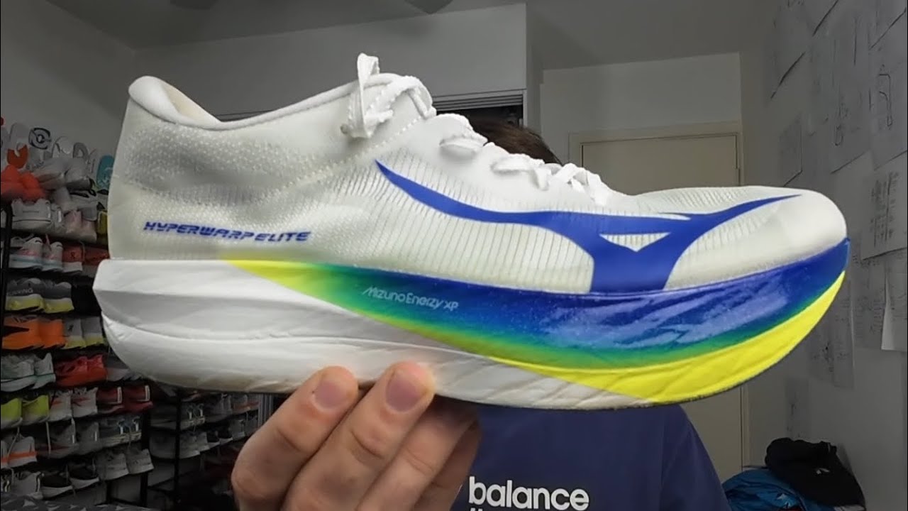 Mizuno Hyperwarp Elite Review: Serious Speed - YouTube