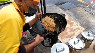 อาหารข้างทางที่สะอาดที่สุด บะหมี่ผัดที่ปรุงด้วยทักษะเฉพาะตัว - อาหารข้างทางปีนัง