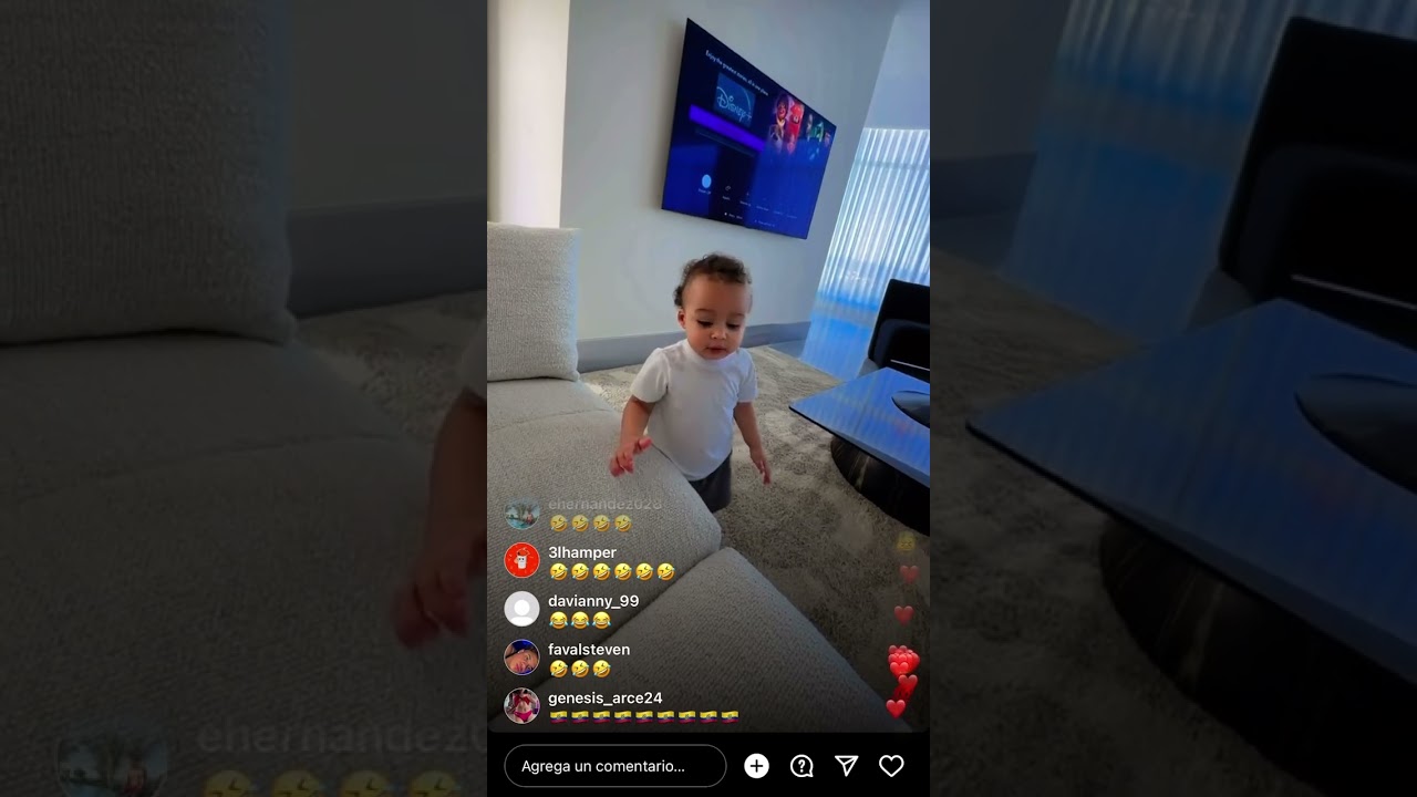 Alofoke en chercha con Prince Matias , prende y apaga solo la TV