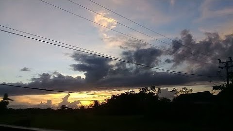 Sungguh sangat menakjubkan!! Pemandangan awan di sore hari