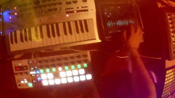 Hardware Jam Video Challenge - volcas keys, bass + minilogue + microbrute + Samplr app + Lauchpad
