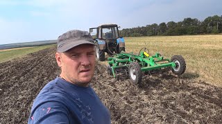 картинка: Маю АГН 2.5 Велес Агро, а дивлюся на Vaderstad Carrier. Дискуємо стерню.