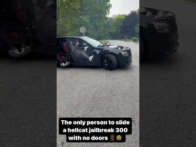 The only person to slide a hellcat jailbreak 300 with no doors 🚪😲 @fastliifenick #viral class=