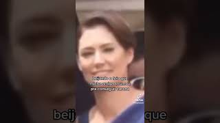 Beijando O Feio Quê Minha Amiga Arrumou Pra Conseguir Carona