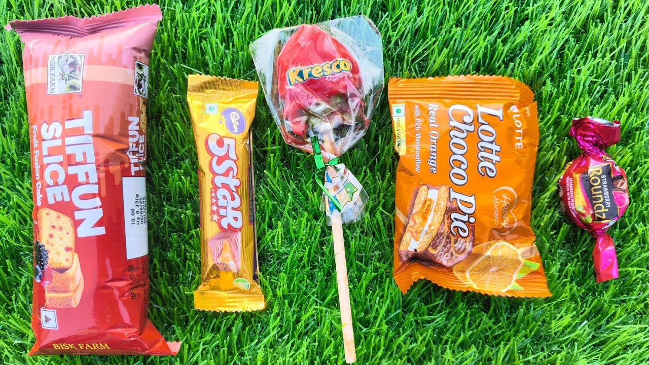 Satisfying video sAMR unboxing giant sweet chocolate and rainbow lollipop with candy cutting sAMR 