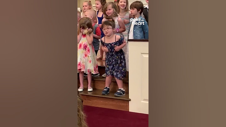 Little Girl Does a Hilarious Dance During Graduation Ceremony Performance