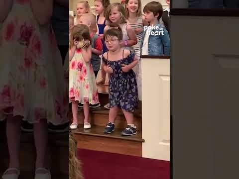 Little Girl Does a Hilarious Dance During Graduation Ceremony Performance