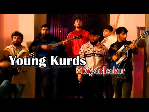 Street Music Young Kurds Diyarbakır İstiklal موسیقی خیابانی کردهای جوان دیاربکر استقلال