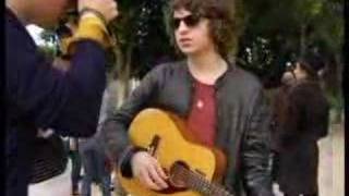 The Kooks - Ooh La (Making The Video) chords