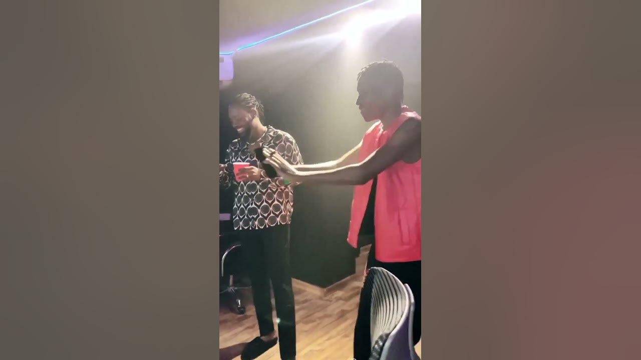 Adekunlegold ft Zinoleesky