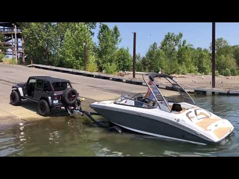 19' foot Yamaha 195s Jet Boat #yamahaboat launching with 2017 #jeepwra...