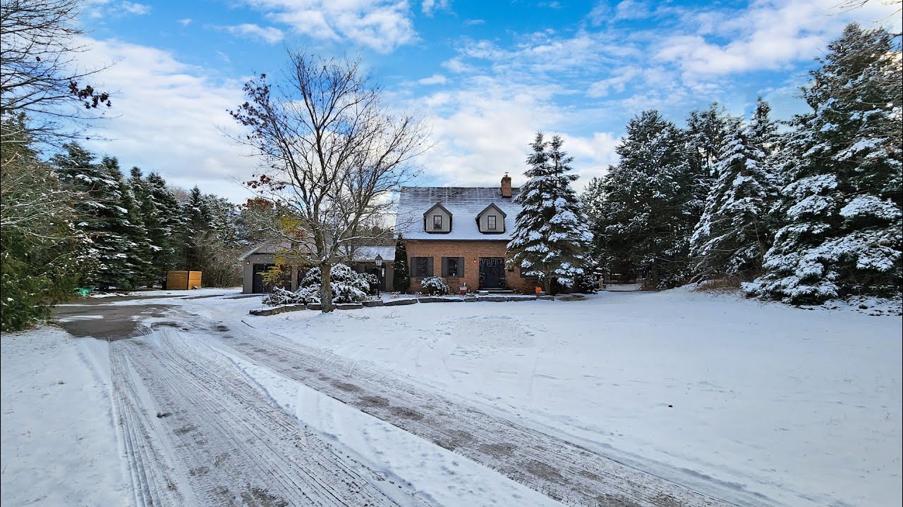 8 Silver Spring Crescent, Uxbridge