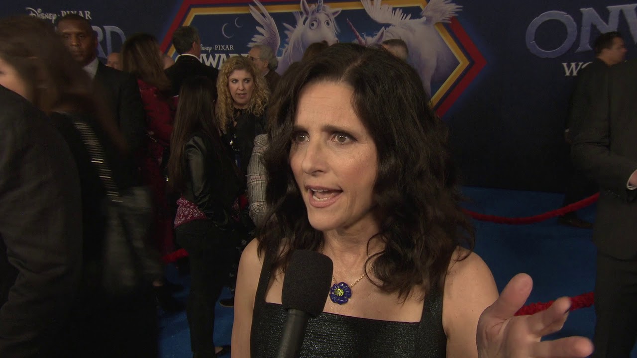Onward World Premiere Los Angeles - Itw Julia Louis Dreyfus (official video)