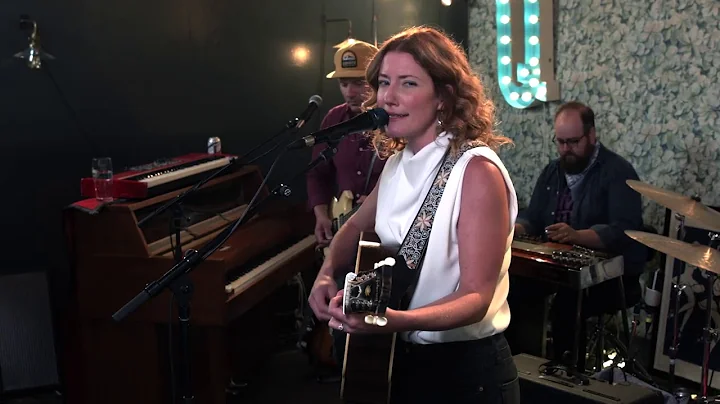 Kathleen Edwards - Live from Quitters Coffee - Alb...