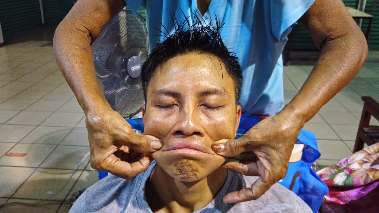 I got a Tough THAI STREET MASSAGE at a Late Night Market in Thailand